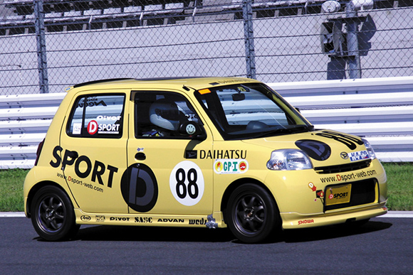 写真:「K4 GP 富士1000km耐久エコラン」2007年8月15日／富士スピードウェイ／DSP weds ADVAN エッセ